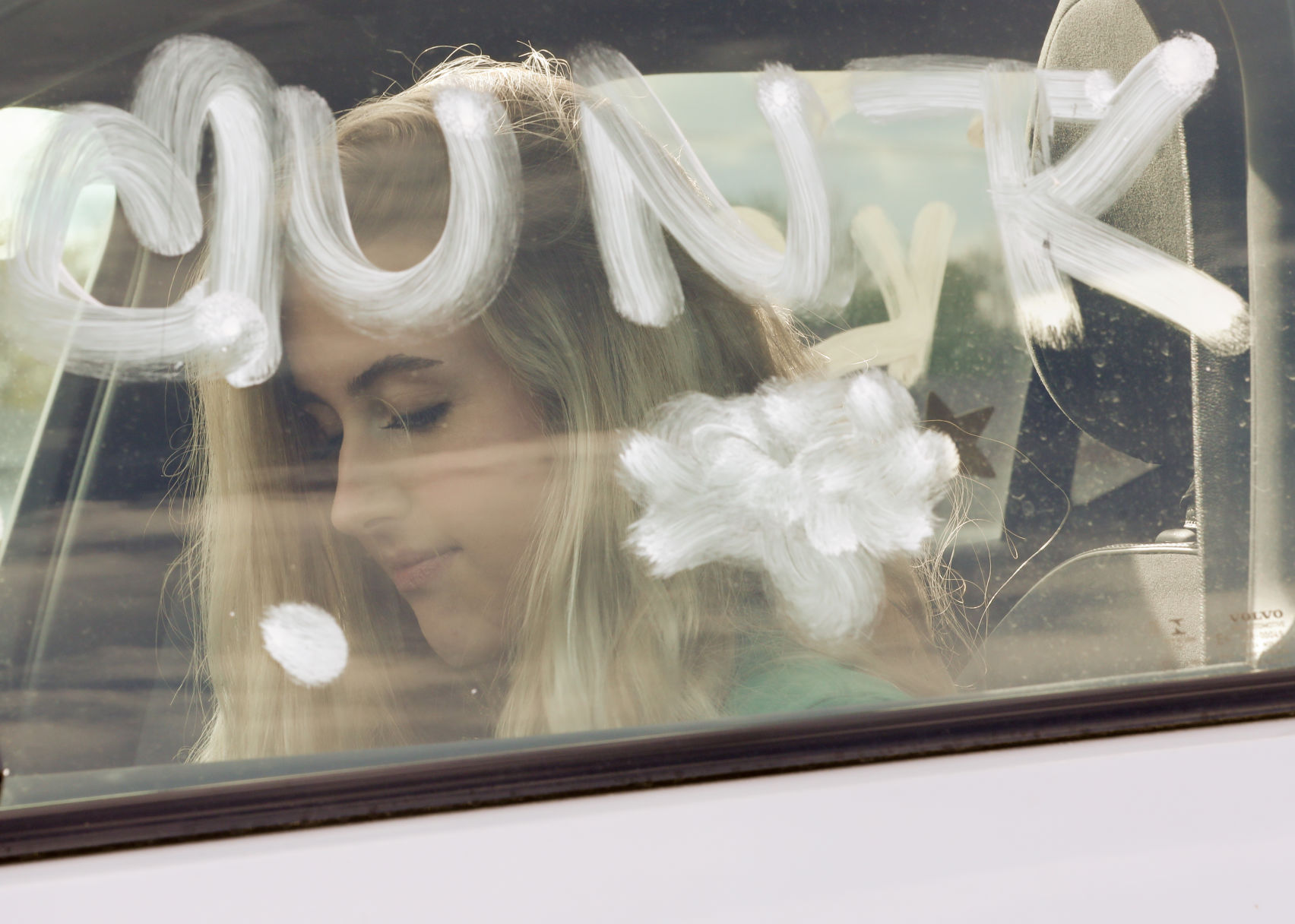 KCHS senior drive-thru